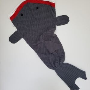 Grey Shark Knit Fitted Blanket